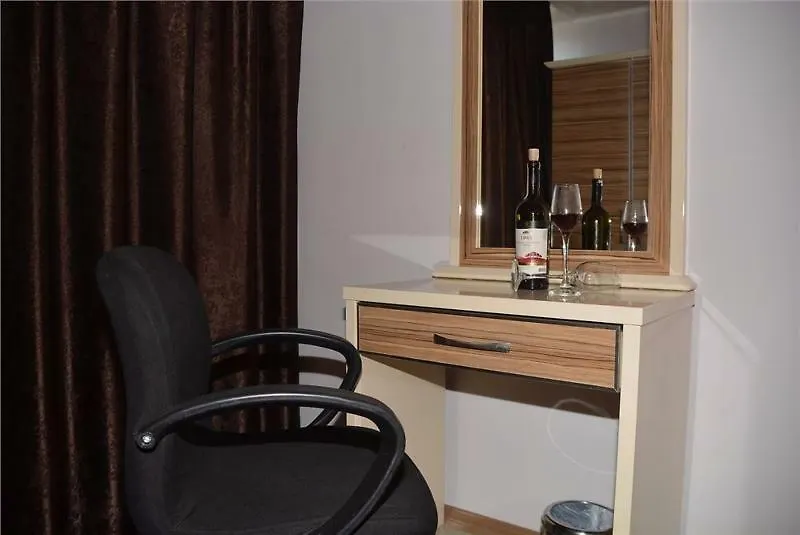 Best Smyrna Hotel Κουσάντασι